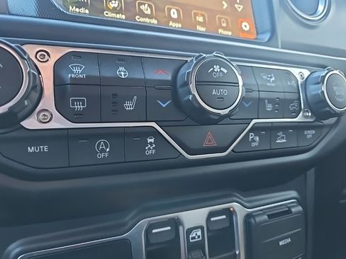 Used 2023 Jeep Wrangler Unlimited Rubicon w/ Safety Group image 65