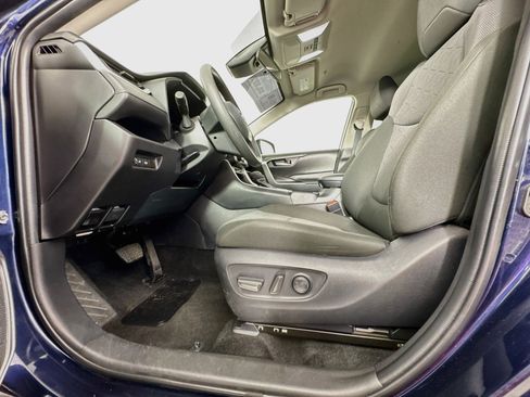 Certified 2025 Toyota RAV4 XLE AWD/4WD image 20