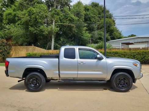 Used 2023 Toyota Tacoma SR5 RWD image 9