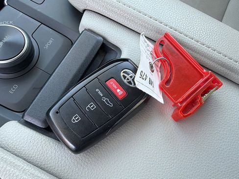 Used 2024 Toyota Grand Highlander AWD image 29
