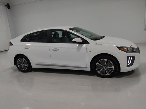 Used 2020 Hyundai Ioniq SE image 11