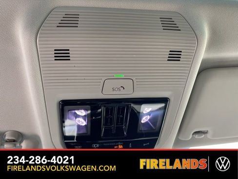 New 2025 Volkswagen Tiguan SE image 43