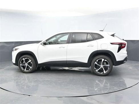 Used 2024 Chevrolet Trax RS w/ Driver Confidence Package image 3