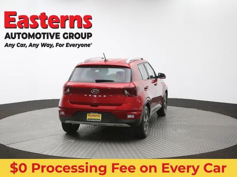 Used 2023 Hyundai Venue Limited FWD image 39