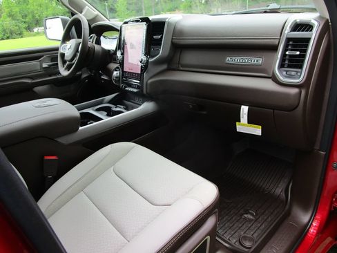 New 2026 RAM 1500 Laramie w/ Laramie Southwest Edition AWD/4WD image 32