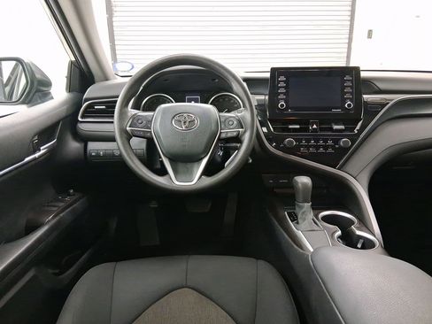 Used 2021 Toyota Camry LE image 4