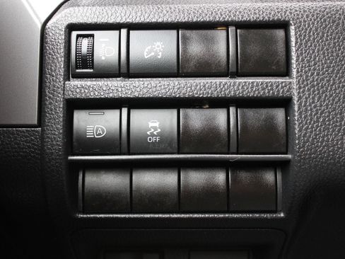 Used 2025 Toyota Tacoma SR5 AWD/4WD image 24