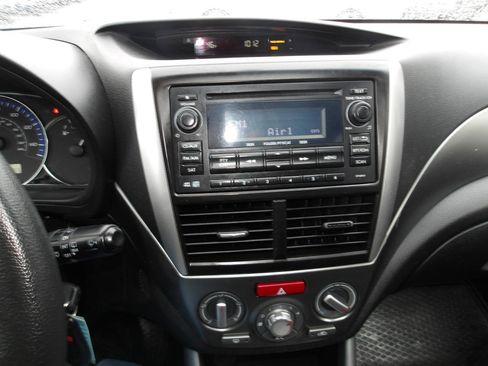Used 2011 Subaru Forester 2.5X Premium w/ All-Weather Pkg image 19