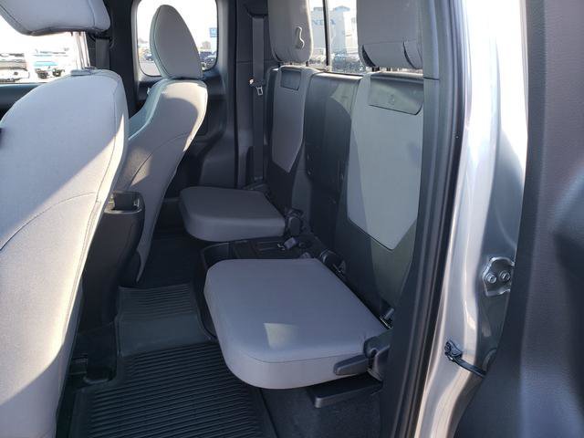Used 2018 Toyota Tacoma SR5 AWD/4WD image 12