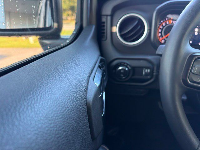 Used 2025 Jeep Gladiator Sport AWD/4WD image 13