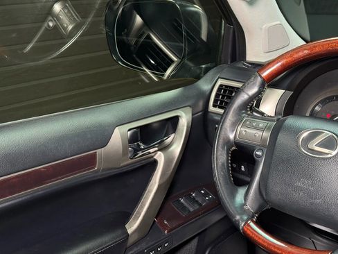 Used 2014 Lexus GX 460 image 26