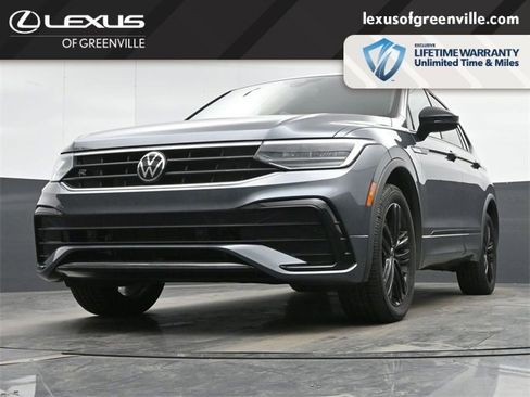 Used 2022 Volkswagen Tiguan SE R-Line image 34