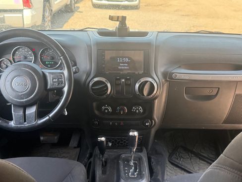 Used 2017 Jeep Wrangler Sport w/ Quick Order Package 24S AWD/4WD image 20