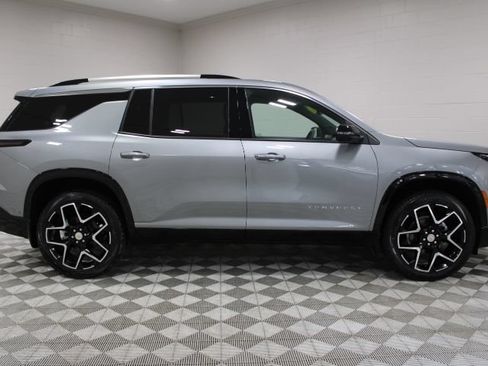 Used 2026 Chevrolet Traverse High Country w/ LPO, Floor Liner Package AWD/4WD image 13