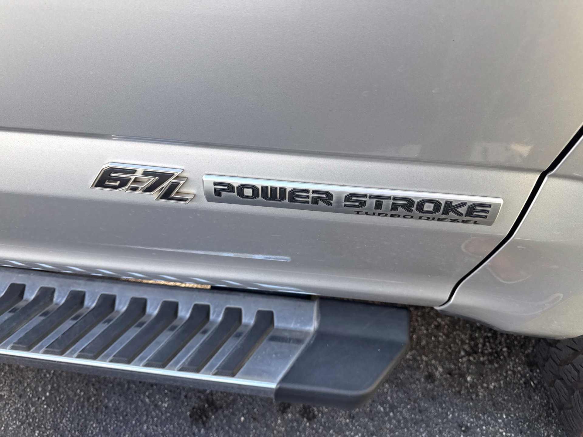 Used 2019 Ford F250 Lariat w/ Lariat Ultimate Package AWD/4WD image 4
