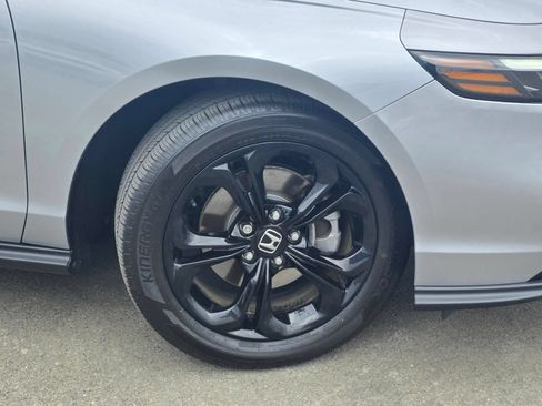 Certified 2025 Honda Accord SE image 9