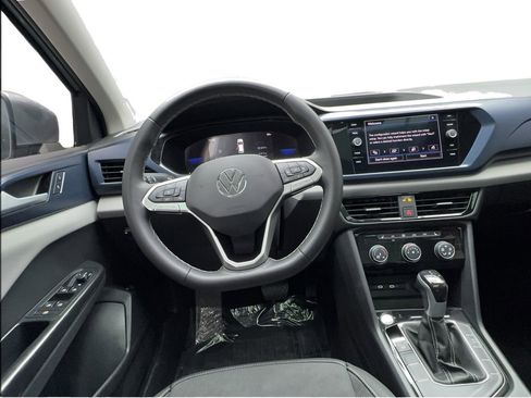 Used 2023 Volkswagen Taos SE w/ Panoramic Sunroof Package FWD image 35