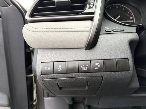 Used 2024 Toyota Camry SE image 15