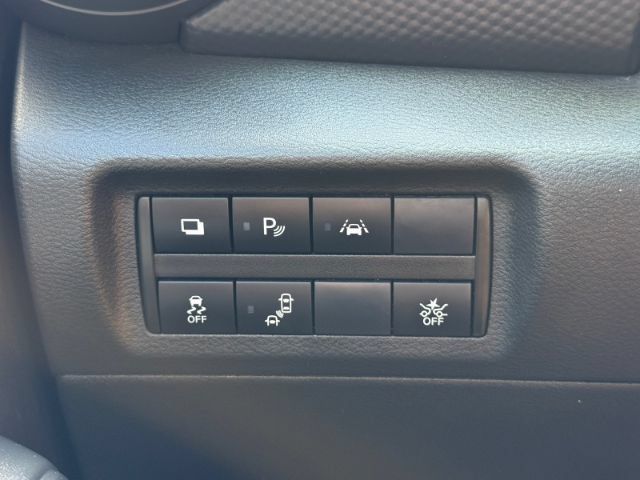 Used 2021 Nissan Kicks S FWD image 17