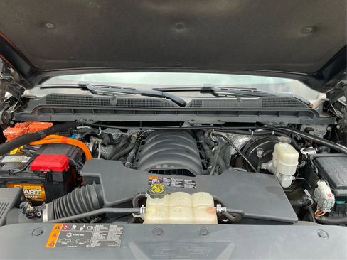 Used 2018 Chevrolet Silverado 1500 LT w/ LT Eassist Package AWD/4WD image 11
