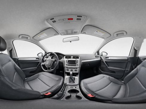 Used 2015 Volkswagen Golf S FWD image 8