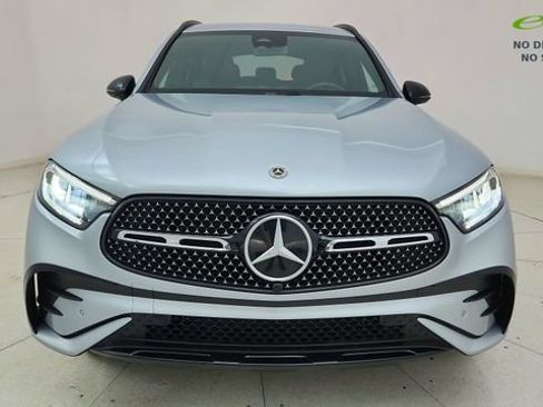 Used 2025 Mercedes-Benz GLC 300 4MATIC image 13