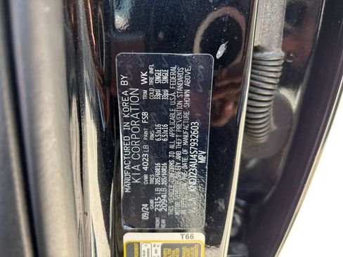 Used 2025 Kia Soul LX w/ LX Technology Package FWD image 23