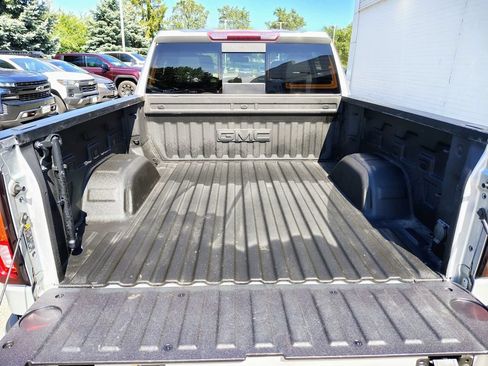 Used 2022 GMC Sierra 1500 SLT w/ SLT Premium Package AWD/4WD image 23