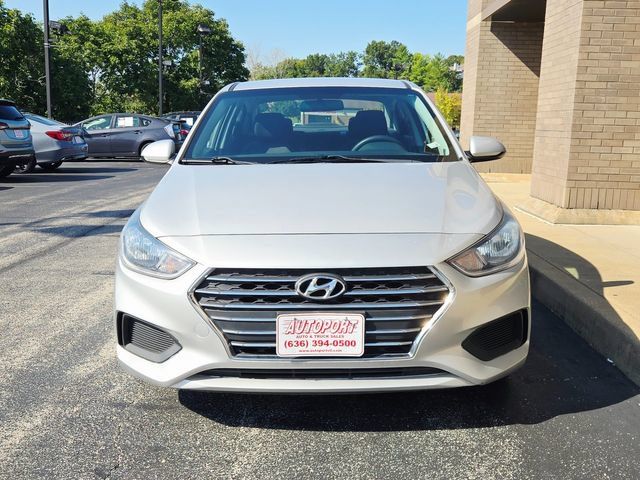 Used 2020 Hyundai Accent SE FWD image 2