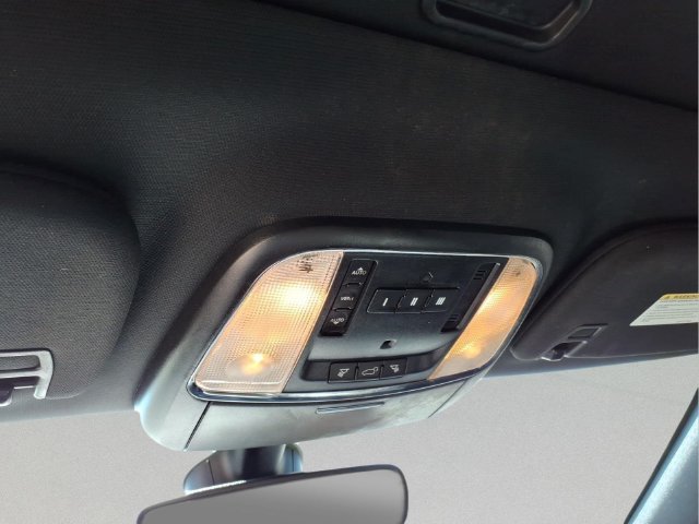 Used 2018 Jeep Grand Cherokee Altitude AWD/4WD image 26