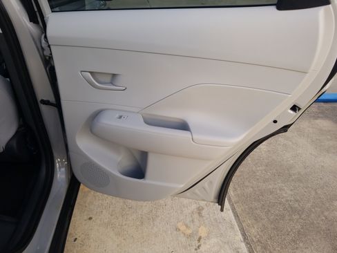 New 2026 Hyundai Kona SE image 14