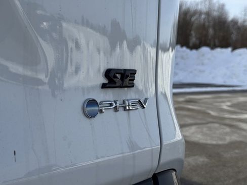 New 2025 Toyota RAV4 SE image 39