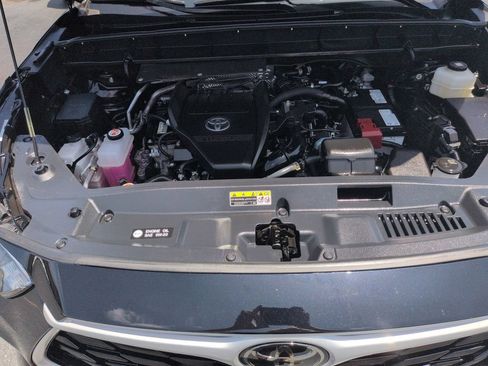 Used 2023 Toyota Highlander LE AWD/4WD image 22