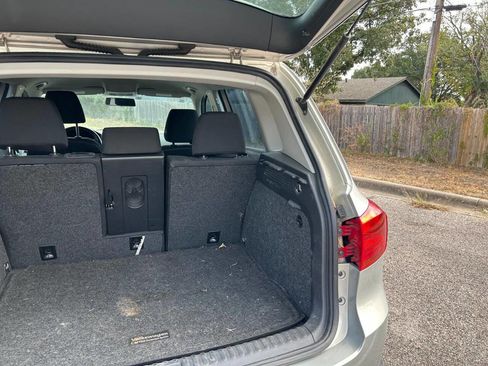 Used 2013 Volkswagen Tiguan S image 21