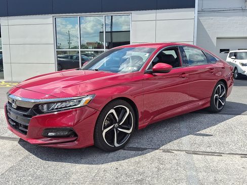 Used 2018 Honda Accord Sport image 3