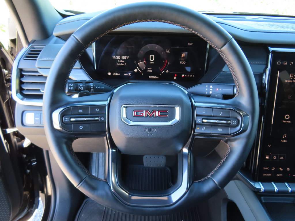Used 2025 GMC Acadia AT4 w/ Luxury Package AWD/4WD image 20