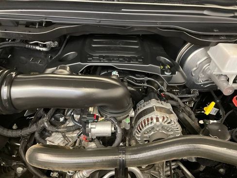 Used 2019 RAM 1500 Laramie AWD/4WD image 32