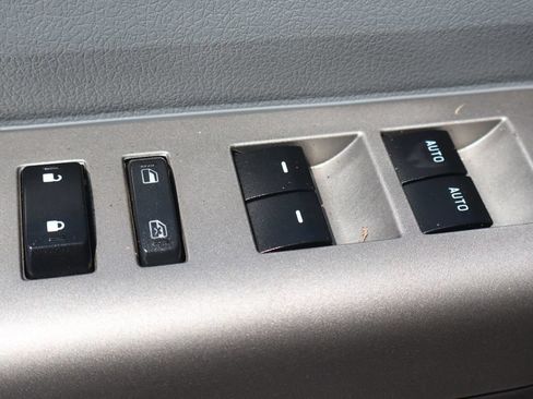 Used 2023 Ford F650 2WD Crew Cab Super Duty image 17