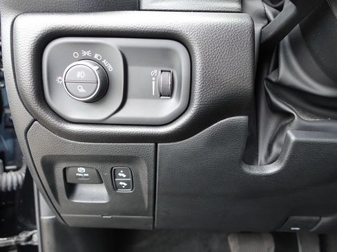 Used 2023 RAM 1500 Big Horn AWD/4WD image 58