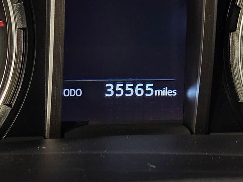 Used 2024 Toyota 4Runner TRD Off-Road image 29