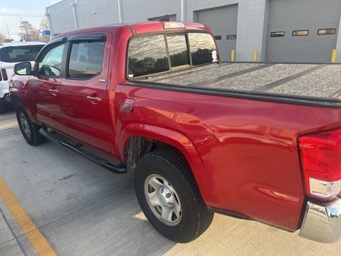 Used 2016 Toyota Tacoma SR5 w/ Towing Package image 9