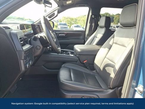 Used 2025 Chevrolet Tahoe Premier AWD/4WD image 2