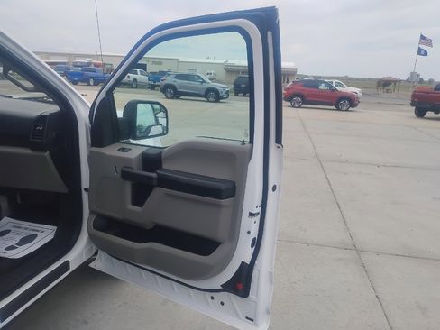 Used 2017 Ford F150 XL w/ Equipment Group 101A Mid AWD/4WD image 16