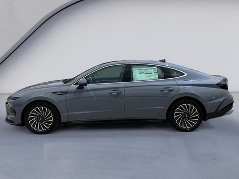 New 2026 Hyundai Sonata SEL FWD image 2