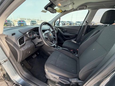 Used 2021 Chevrolet Trax LS w/ Tint and Cruise Package image 15