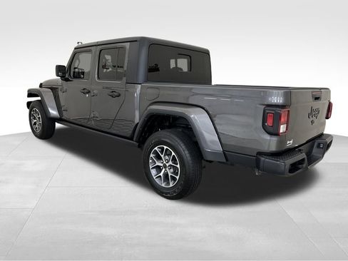 Used 2022 Jeep Gladiator Sport image 17