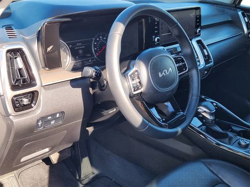 Used 2022 Kia Sorento SX image 2