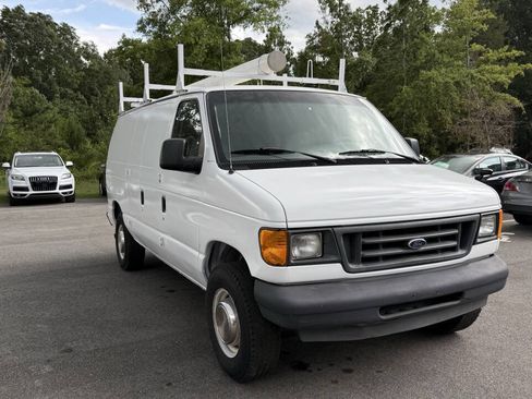 Used 2003 Ford E-250 and Econoline 250 RWD image 1