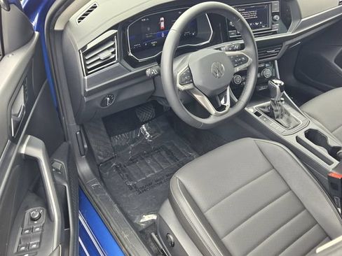 Used 2024 Volkswagen Jetta SE w/ Panoramic Sunroof Package FWD image 11
