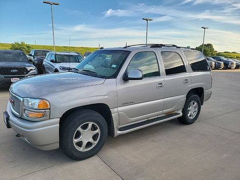 Used 2004 GMC Yukon Denali AWD/4WD image 7